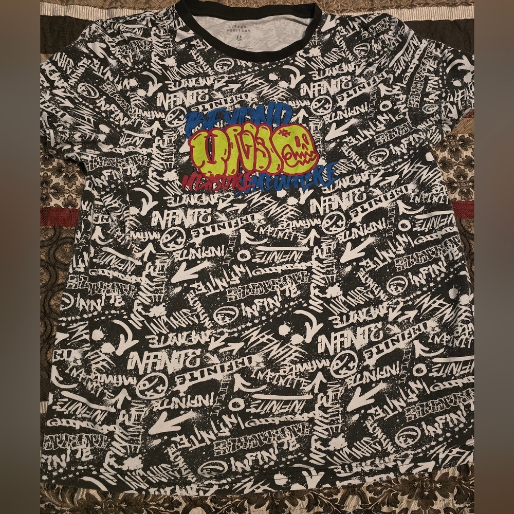 2for$15Graffiti Urban Heritage men's black/white graphic crew neck 90s Style Tee